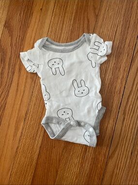 Lamaze White and Gray Bunny Print Baby One-Piece Bodysuit